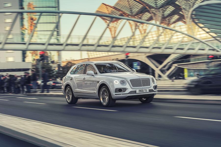  Bentley Bentayga Hybrid 2018 года  (WW) (фото 2 из 45)